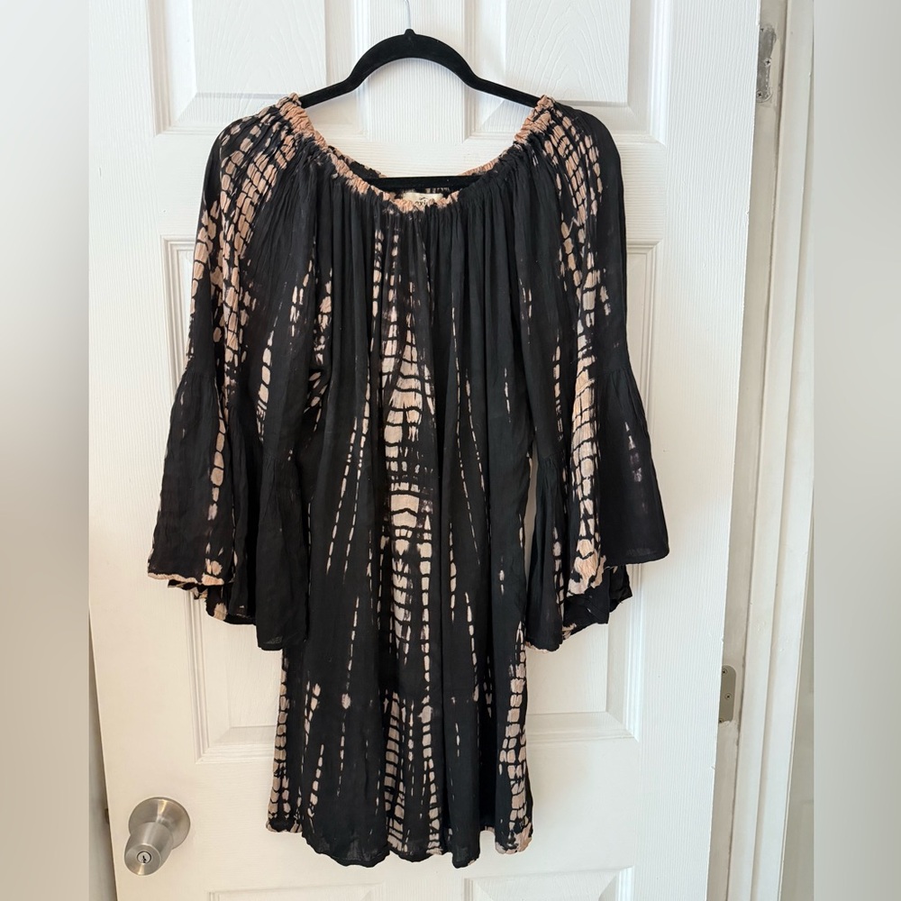 Black and Cream Tie dye Pattern Bell sleeves